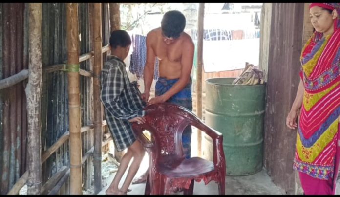 আনোয়ারার ট্র্যাজেডি: তিন প্রতিবন্ধী সন্তানের অনিশ্চিত ভবিষ্যৎ, অসহায় পিতা-মাতার সংগ্রাম