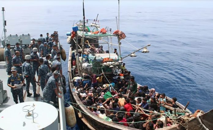 যেভাবে ফোনে বিয়ে আর চাকরির লোভ দেখিয়ে রোহিঙ্গাদের সাগরে ঠেলে দেয় দালালেরা