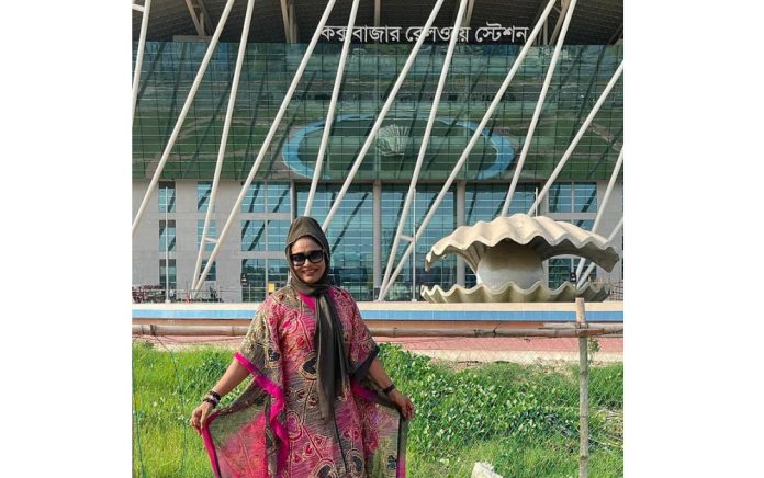 ৩৪ বছর পর ট্রেনে চড়ে কক্সবাজারে রোজিনা, স্মৃতি ও বিস্ময়ে মোড়ানো অভিজ্ঞতা