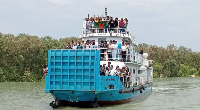 সাগরের বুকে নিরাপদ যাত্রা: কক্সবাজার-মহেশখালী রুটে পরীক্ষামূলক সি ট্রাক চালু