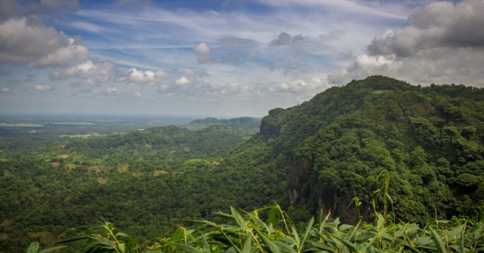 পাহাড়ে বড়সড় পরিকল্পনার অশনি সংকেত