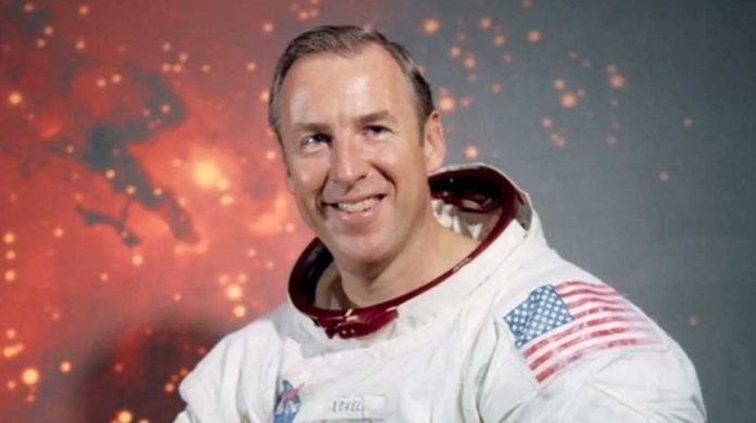 যুক্তরাষ্ট্রের মহাকাশ সংস্থা নাসার চন্দ্রাভিযানের মিশন অ্যাপোলো ১৩ এর নেতৃত্ব দেওয়া মহাকাশচারী জিম লোভেল। ছবি: নাসা