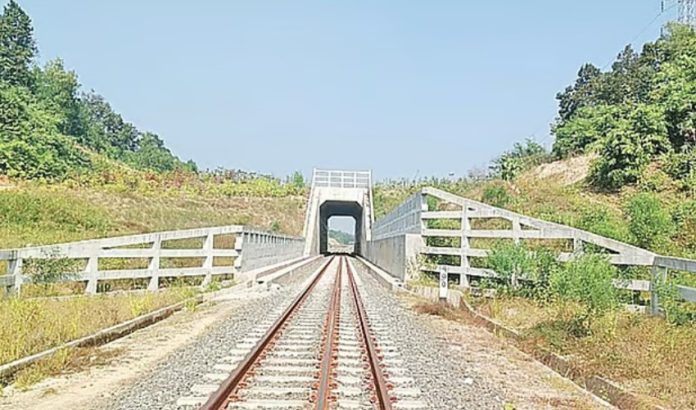 দুটি ওভারপাস নির্মাণের কথা থাকলেও নির্মাণ করা হয়েছে একটি। গত ১১ ডিসেম্বর চুনতি বন্য প্রাণী অভয়ারণ্যের জাঙ্গালিয়া এলাকায়